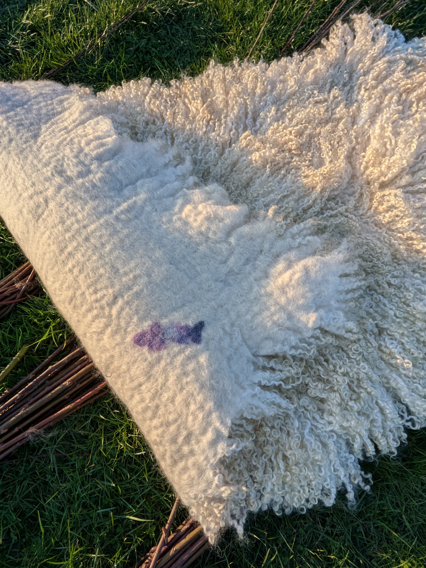 5. White Wensleydale Rug (142 cm x 86 cm)