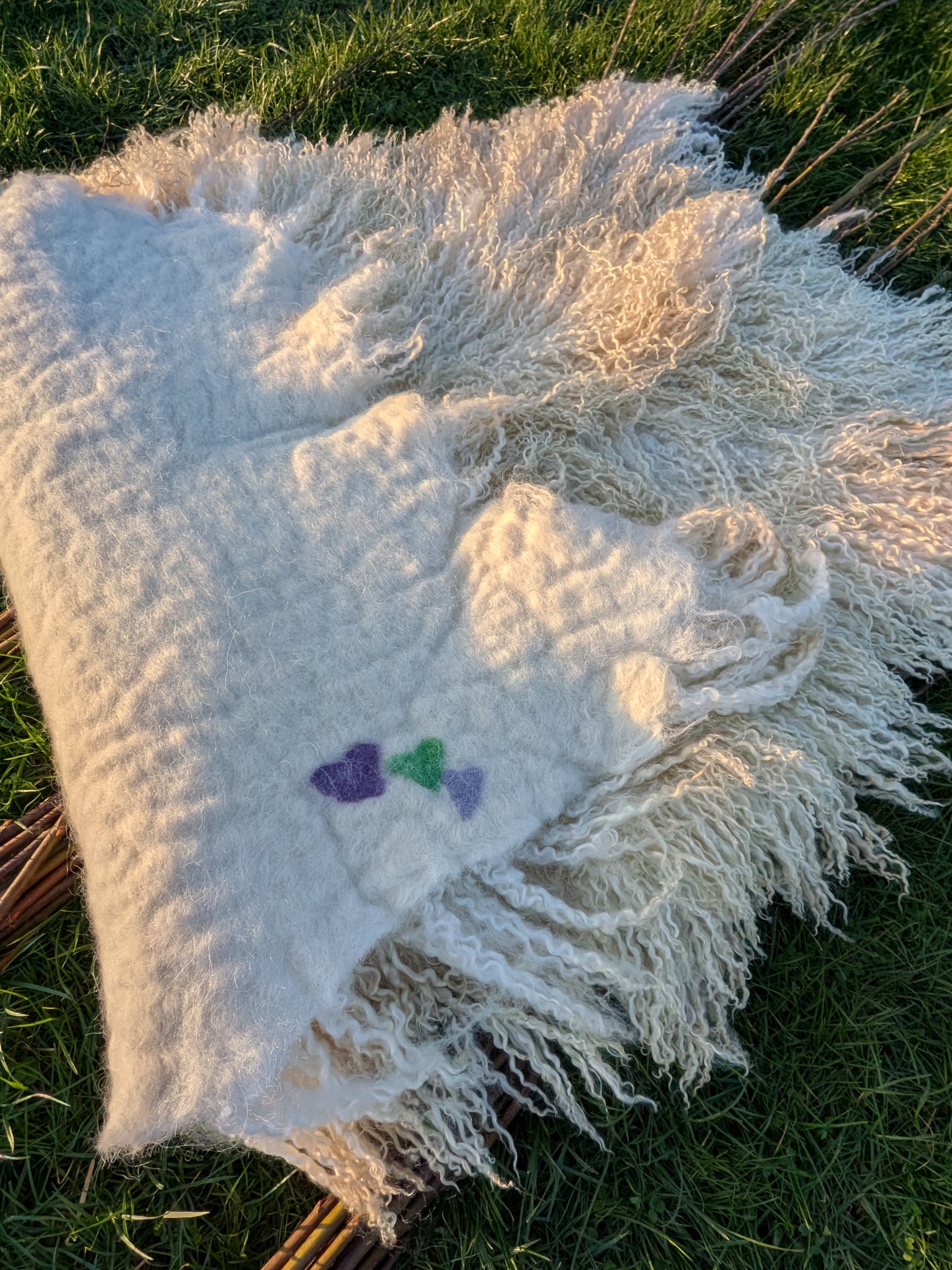 4. White Wensleydale Rug (145 cm x 100 cm)