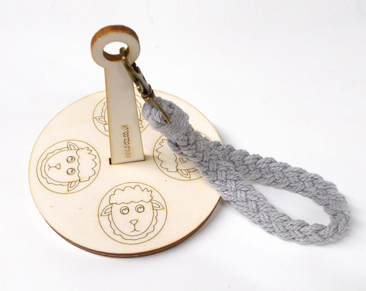 Blotz - Sheep Yarn Holder